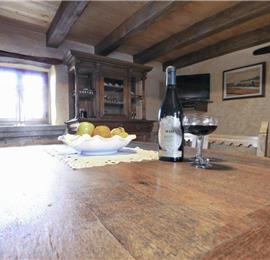 4 bedroom villa with pool near Svetvinčenat, Istria, sleeps 10
